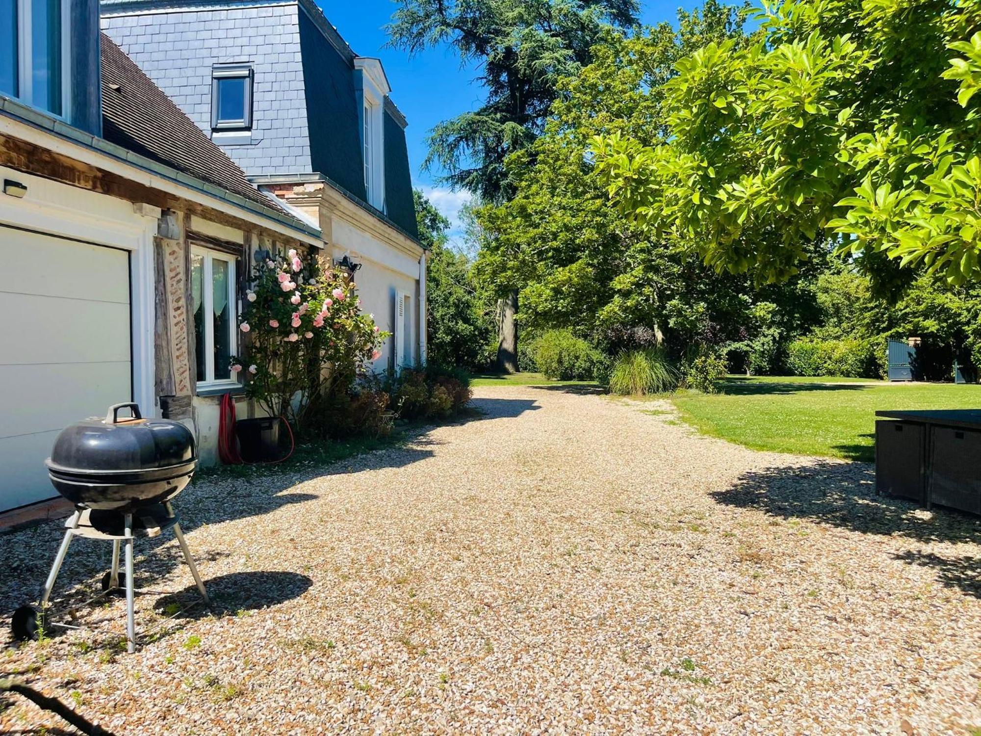 Maison Chaleureuse De 4 A 12 Personnes Neuville-aux-Bois Zewnętrze zdjęcie