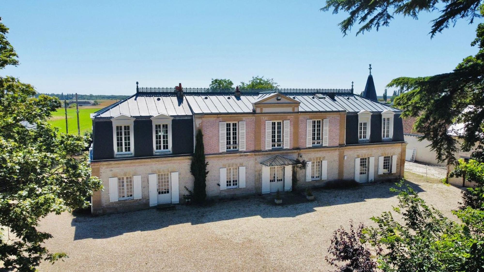 Maison Chaleureuse De 4 A 12 Personnes Neuville-aux-Bois Zewnętrze zdjęcie